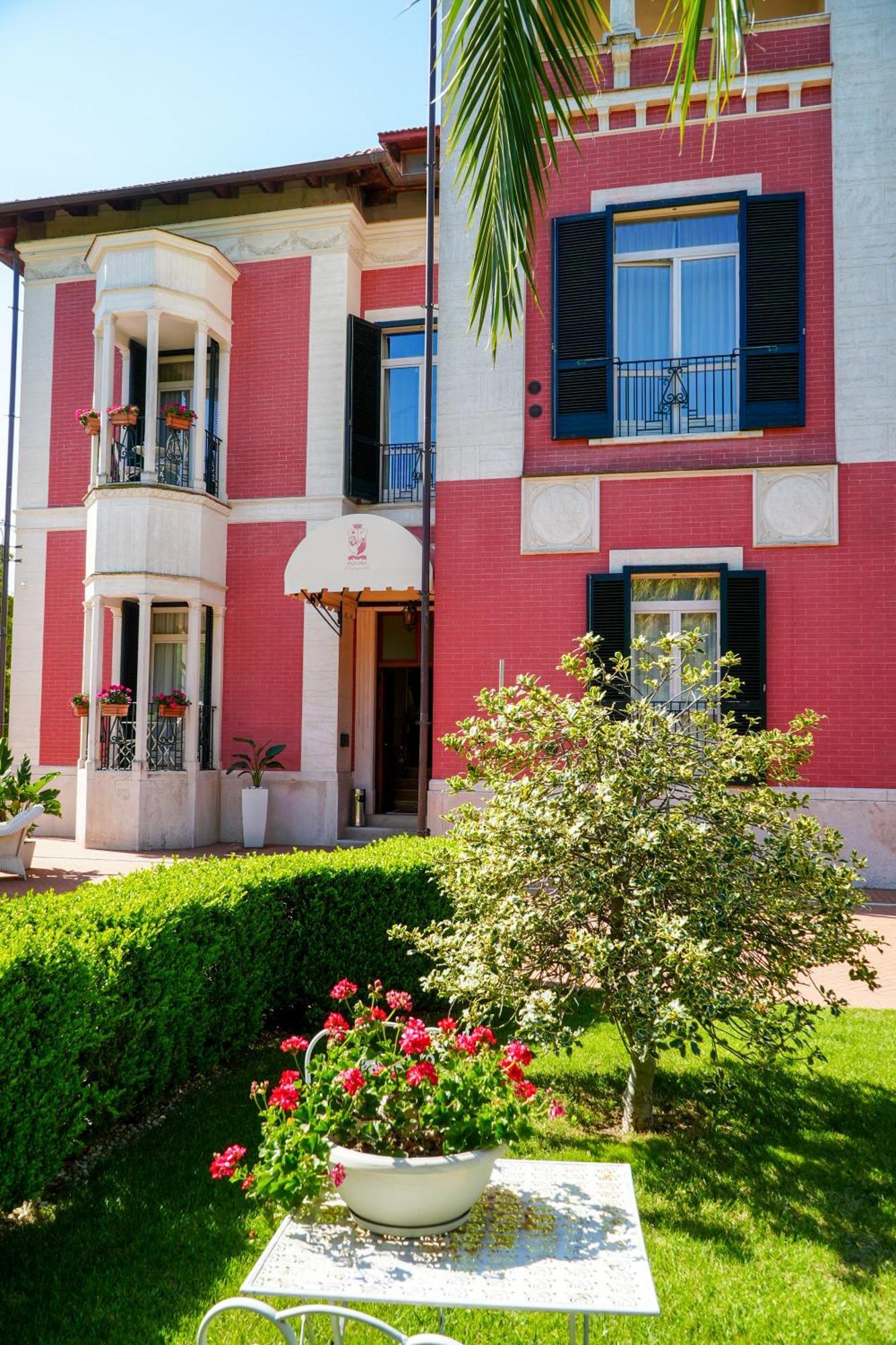 Villa Pallotta Luxury B&B Cerignola Εξωτερικό φωτογραφία